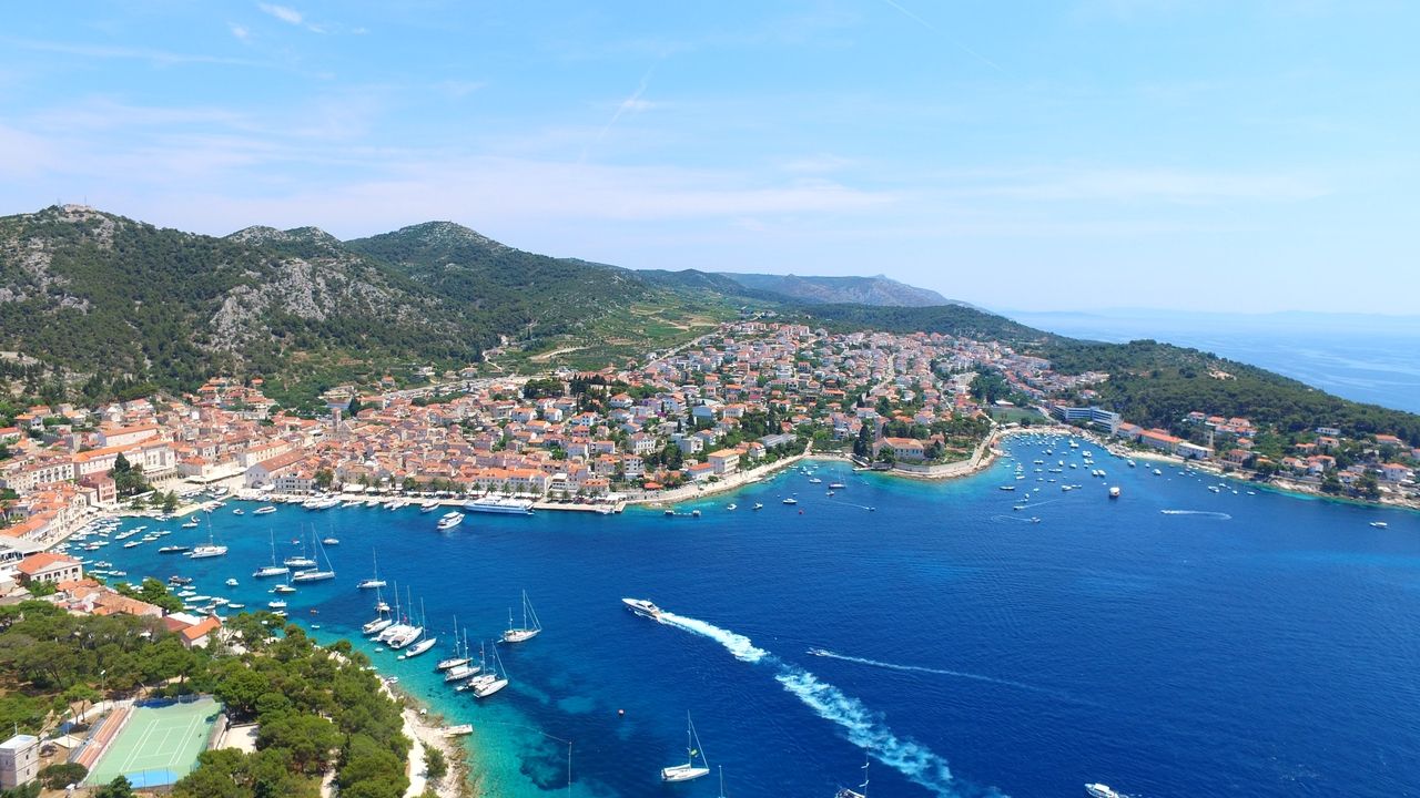 Vakantiehuis op Hvar: lavendeleiland, verborgen baaien en stille dorpen